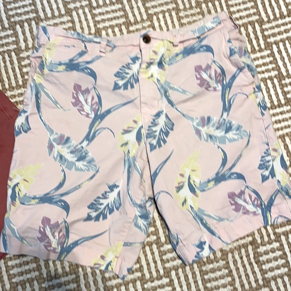 Shorts - Picture 2 of 6